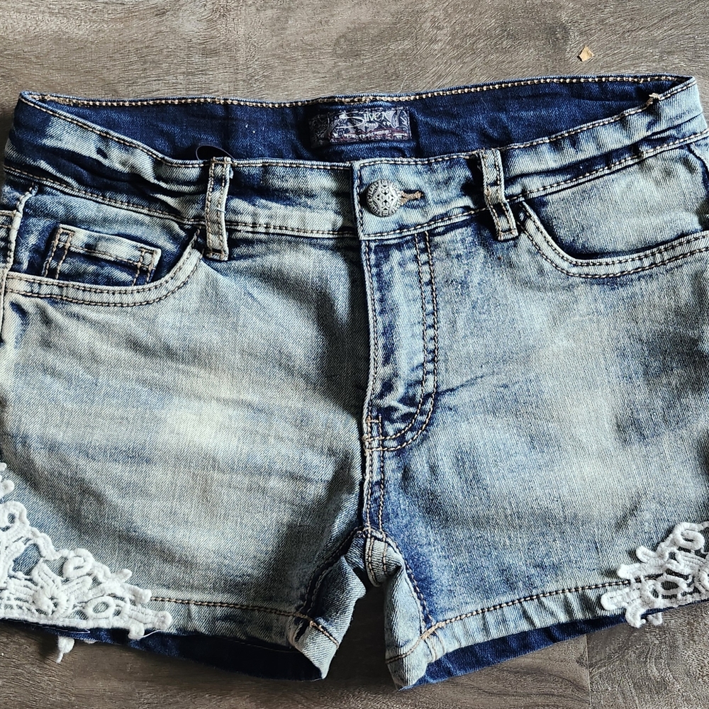 Silver Jeans Blue Jean Shorts Distressed Raw-Edge Casual
